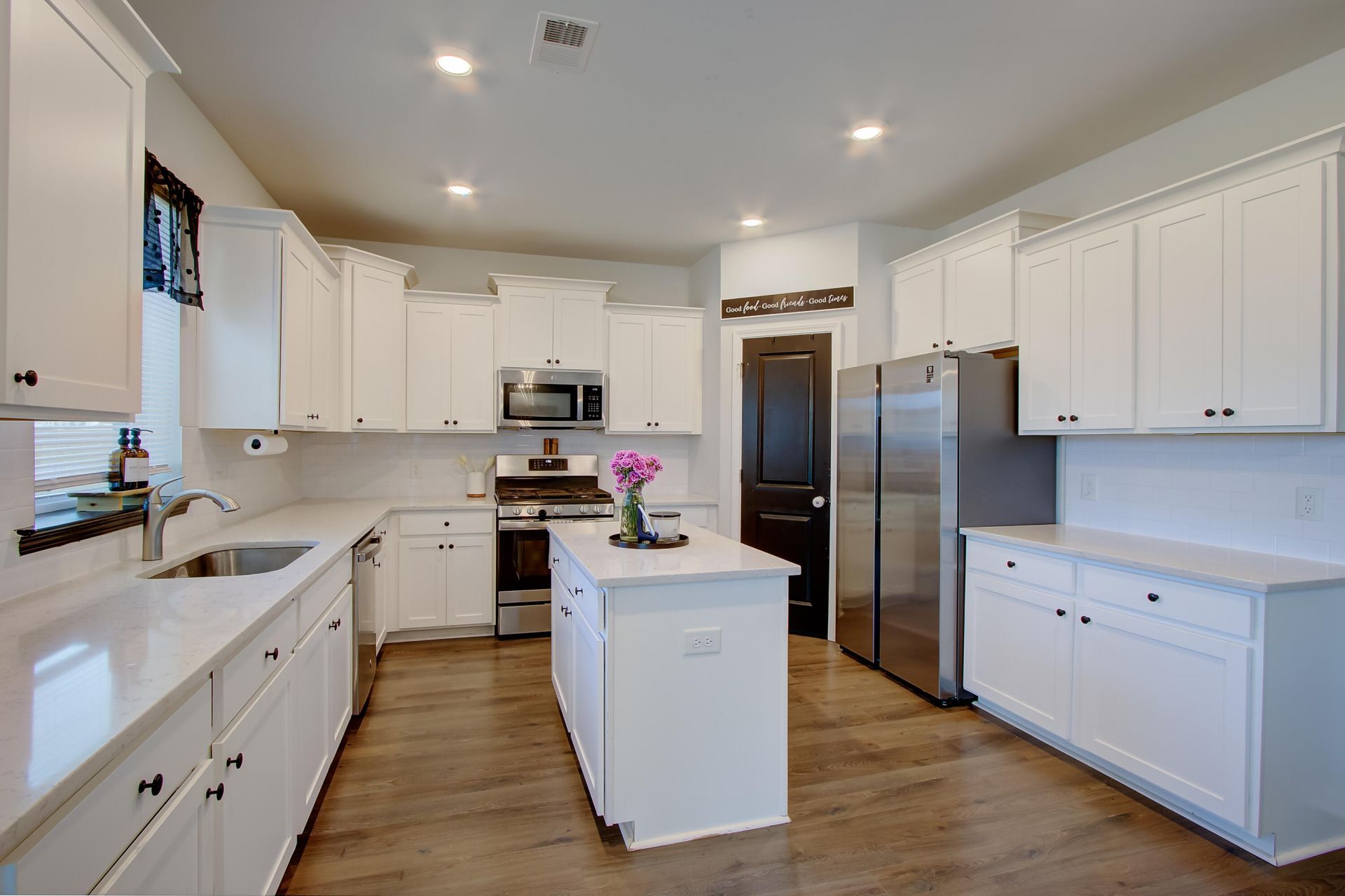 214 Honey Horn Drive Photo 6