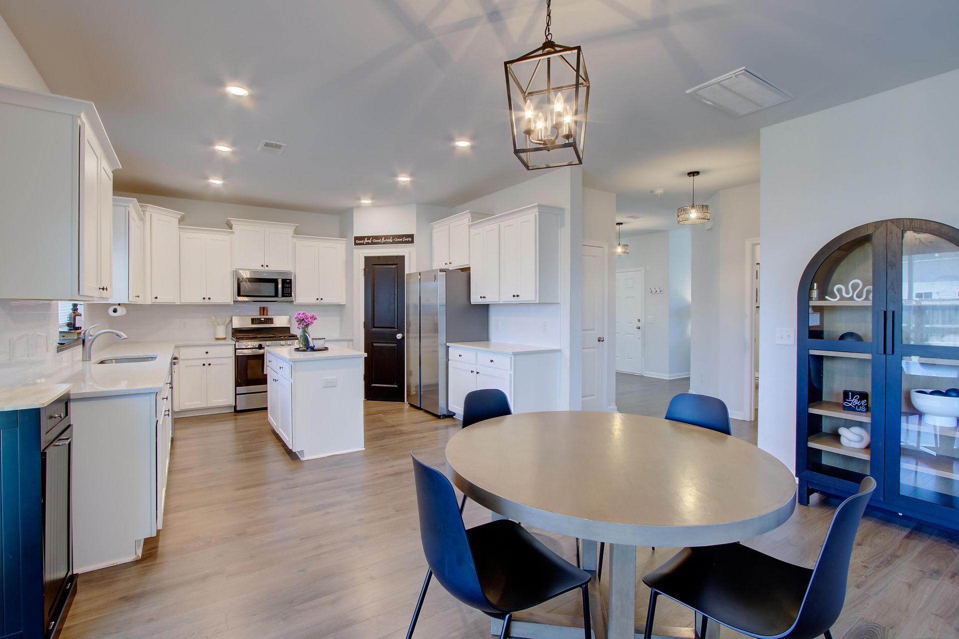 214 Honey Horn Drive Photo 8