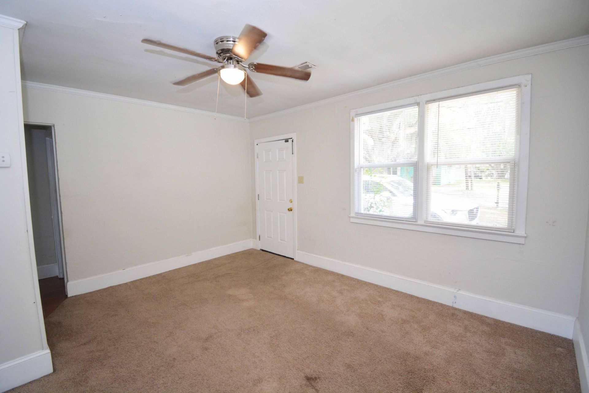 906 Woodward Avenue Photo 7