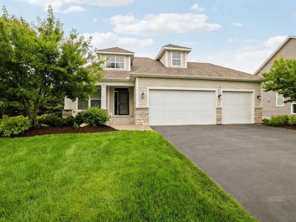 1120 Pine Hill Lane , White Bear Lake, MN 55127