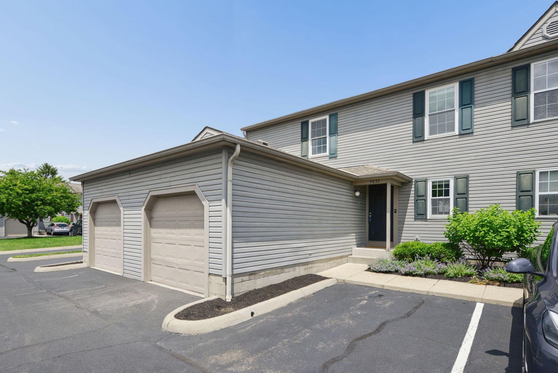 5632 Barney Lane, Unit 42C, Columbus, OH 43235 Main Photo