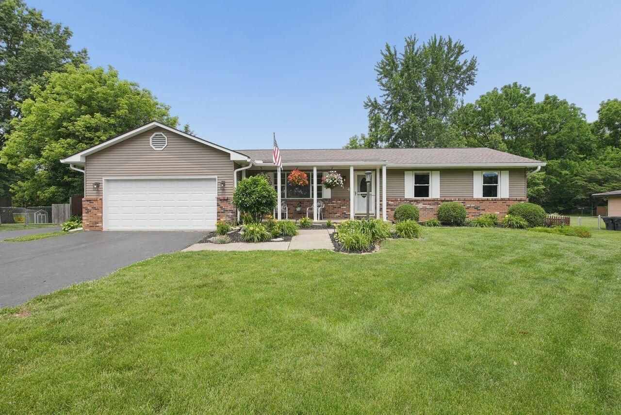 214 Greenbrier Road , Sunbury, OH 43074 Main Photo