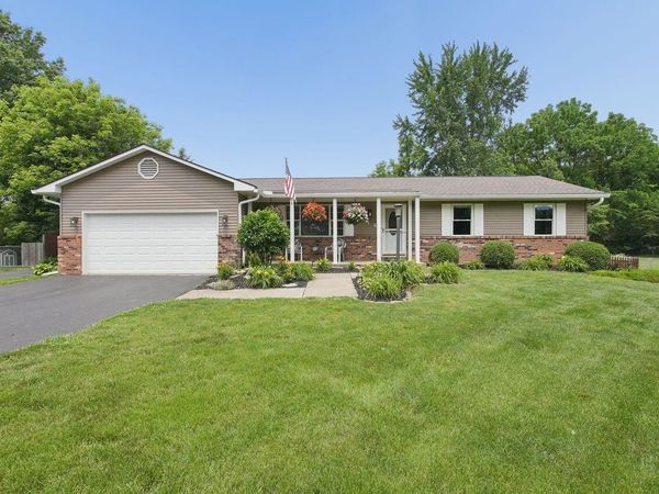 214 Greenbrier Road , Sunbury, OH 43074