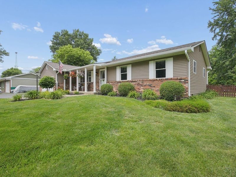 214 Greenbrier Road , Sunbury, OH 43074 Photo 2