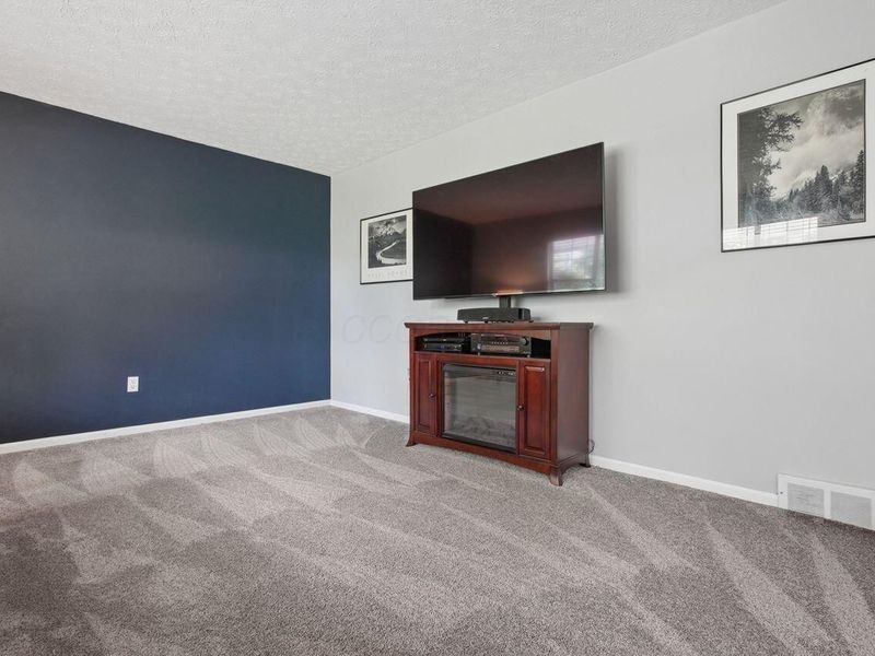 214 Greenbrier Road , Sunbury, OH 43074 Photo 7