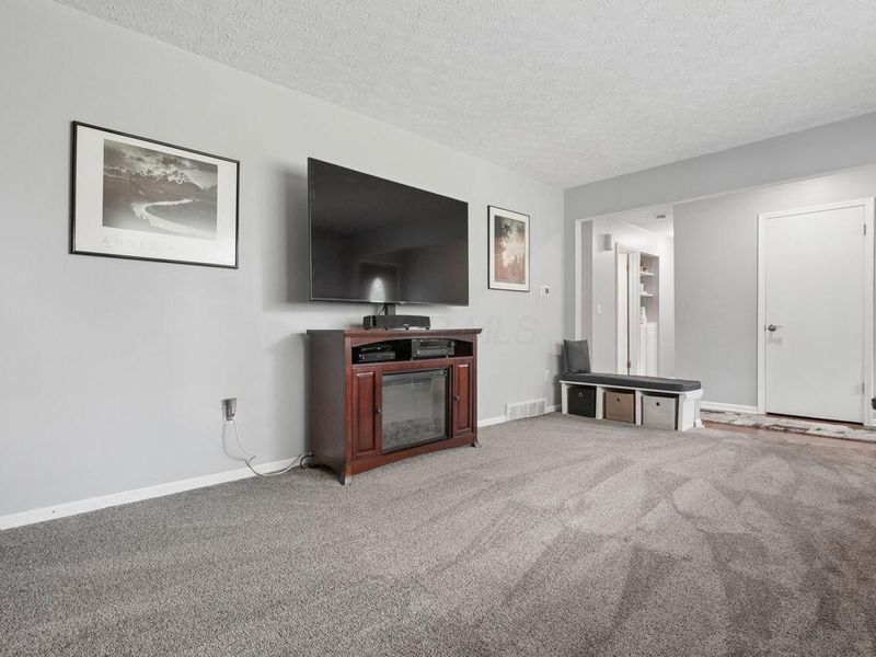 214 Greenbrier Road , Sunbury, OH 43074 Photo 8