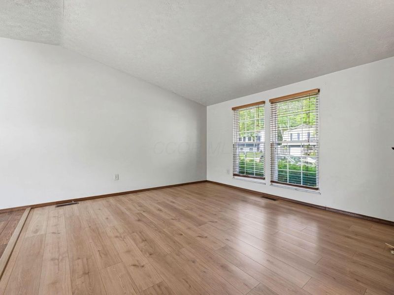 1339 Crestview Street , Reynoldsburg, OH 43068 Photo 6