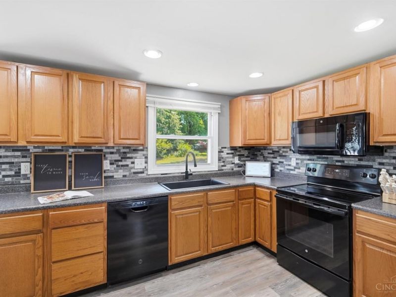 7469 S Park Avenue, Blanchester, OH 45107 Photo 12