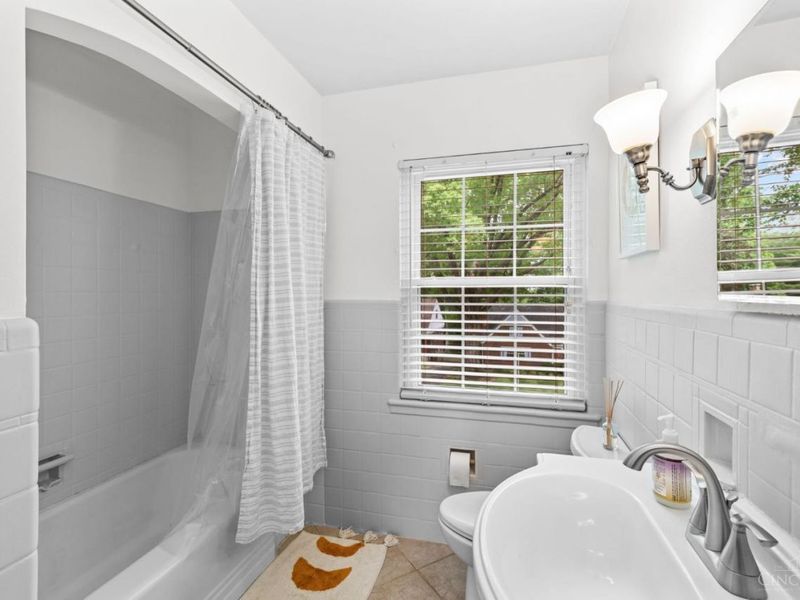 2722 Ridgewood Avenue, Columbia Twp, OH 45213 Photo 27