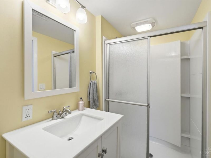 5915 Pandora Avenue, Cincinnati, OH 45213 Photo 41