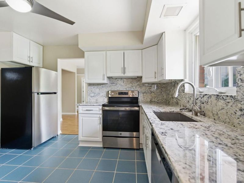 3571 Horncastle Drive, Evendale, OH 45241 Photo 11