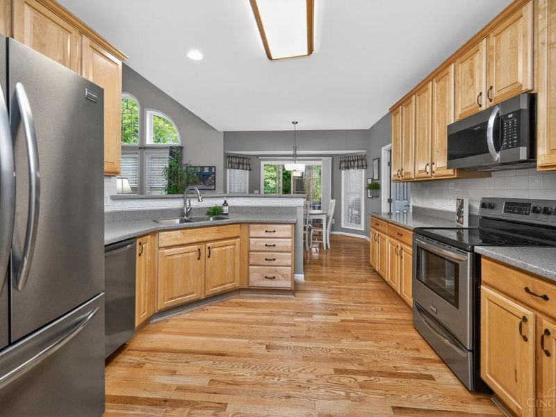 874 Augusta Boulevard, Miami Twp, OH 45140 Photo 7