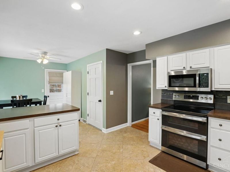 1570 Blueorchard Drive, Cincinnati, OH 45230 Photo 11