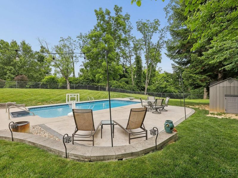 1570 Blueorchard Drive, Cincinnati, OH 45230 Photo 28