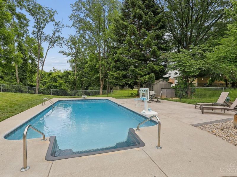 1570 Blueorchard Drive, Cincinnati, OH 45230 Photo 30