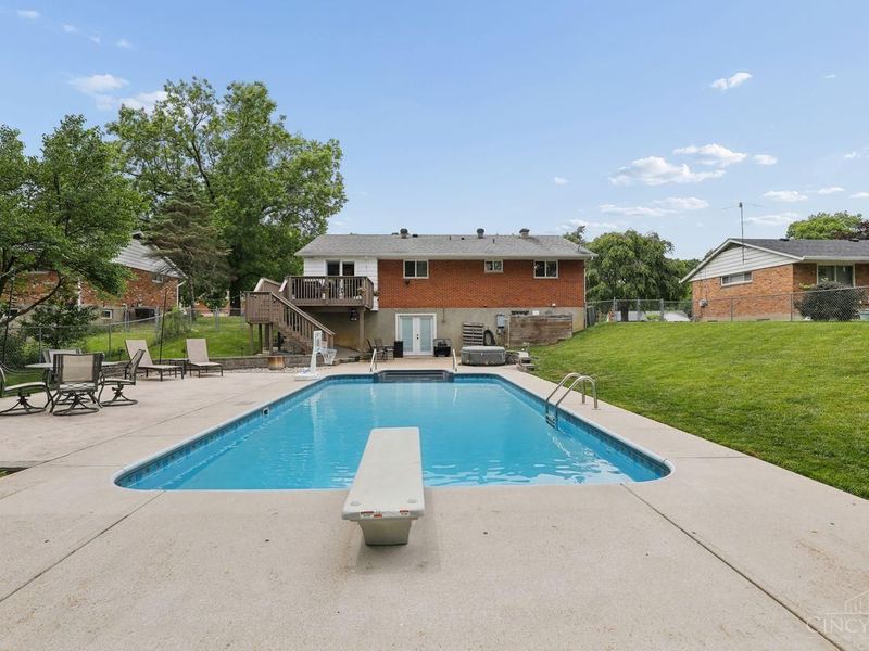 1570 Blueorchard Drive, Cincinnati, OH 45230 Photo 32