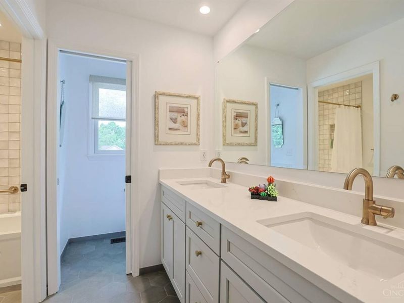 12047 Cooperwood Lane, Cincinnati, OH 45242 Photo 38