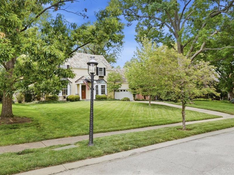 1311 Hayward Court, Cincinnati, OH 45208 Photo 3