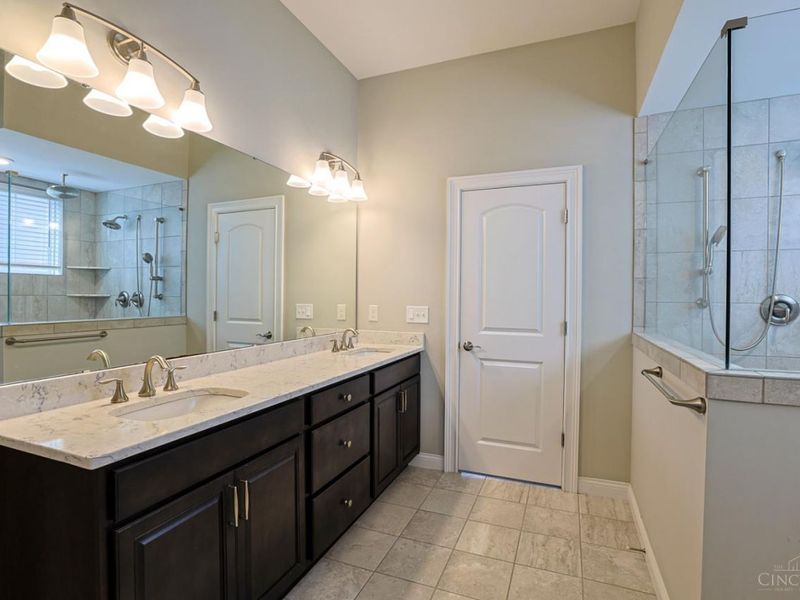 4143 Parkview Drive, Blue Ash, OH 45242 Photo 9
