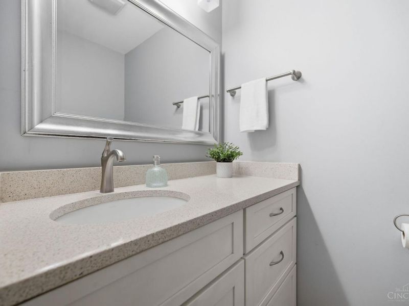 9499 Benchmark Lane, Cincinnati, OH 45242 Photo 42