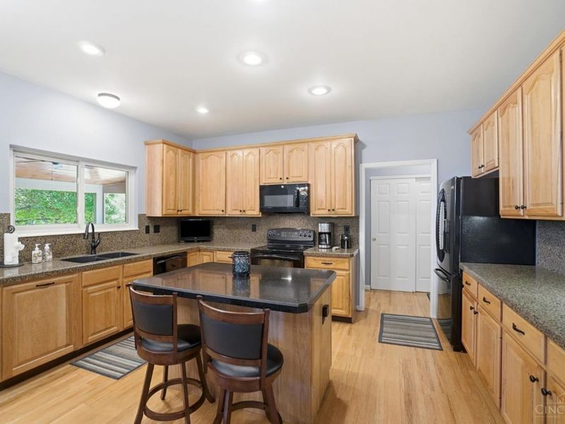 6953 Raceway Court, Mason, OH 45040 Photo 11