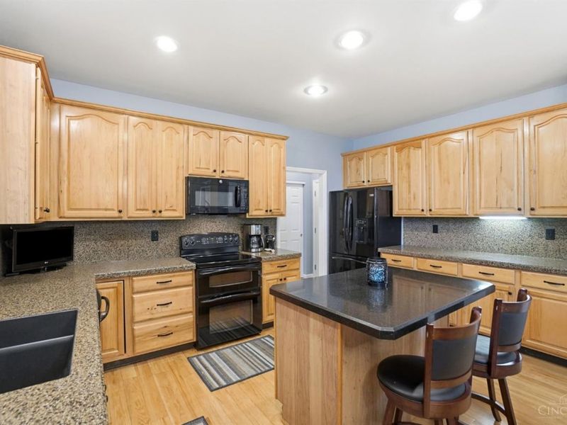 6953 Raceway Court, Mason, OH 45040 Photo 12