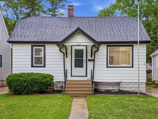 4626 N River Park BOULEVARD, Milwaukee, WI 53209