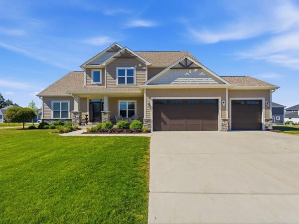 1152 W Sunrise PASS, Oak Creek, WI 53154