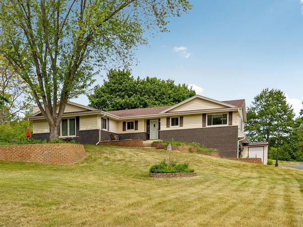 804 Lochtyn RIDGE, Wales, WI 53183
