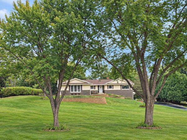 804 Lochtyn RIDGE, Wales, WI 53183