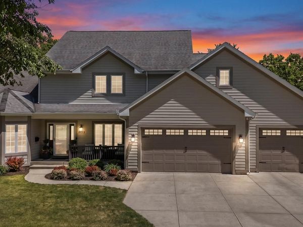 8415 Ravenswood CIRCLE, Wauwatosa, WI 53226
