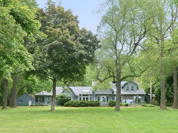 1031 N Genesee Woods DRIVE, Summit, WI 53066