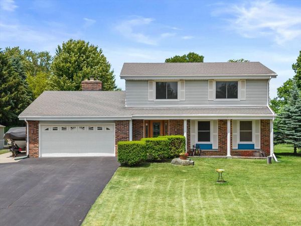 S70W22020 Alameda DRIVE, Big Bend, WI 53103