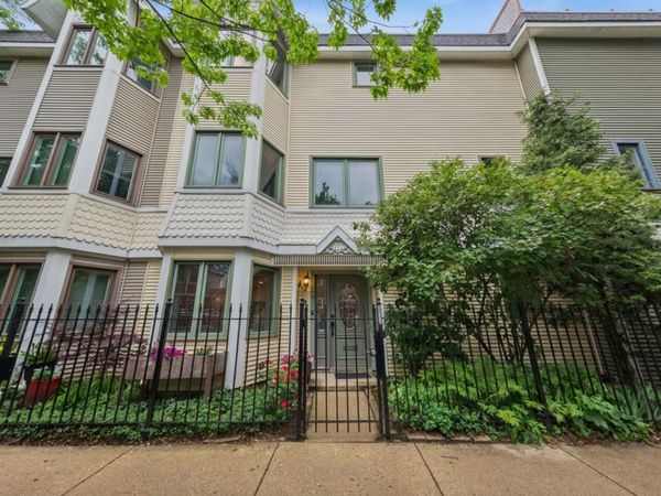 3312 N Racine Avenue , Chicago, IL 60657