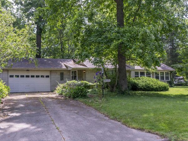 906 White Oak Drive, South Bend, IN 46617