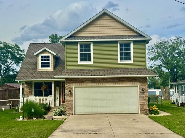 4084 W Shore Drive, Bremen, IN 46506
