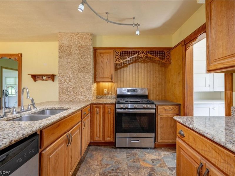 3372 McClintocksburg Road, Diamond, OH 44412 Photo 7