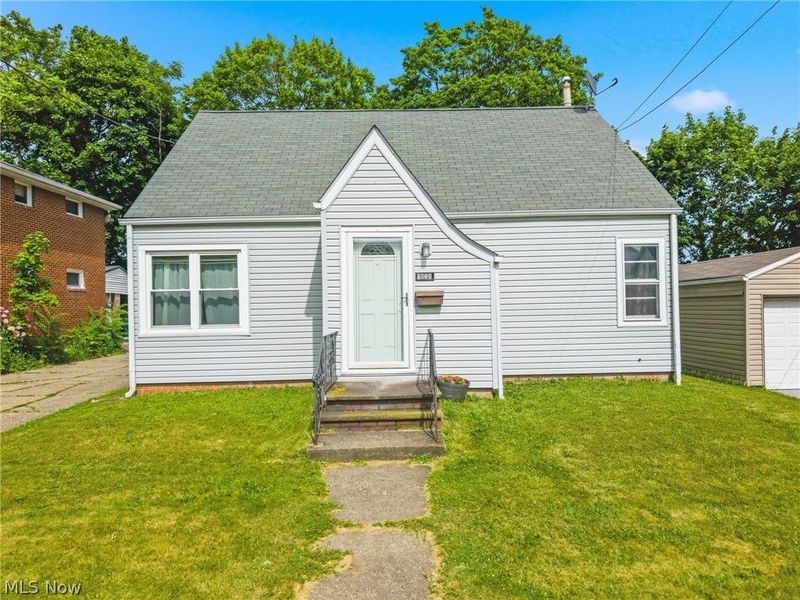 1612 Cherry Avenue NE, Canton, OH 44714 Photo 2
