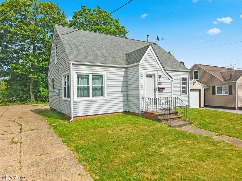 1612 Cherry Avenue NE, Canton, OH 44714 Photo 3