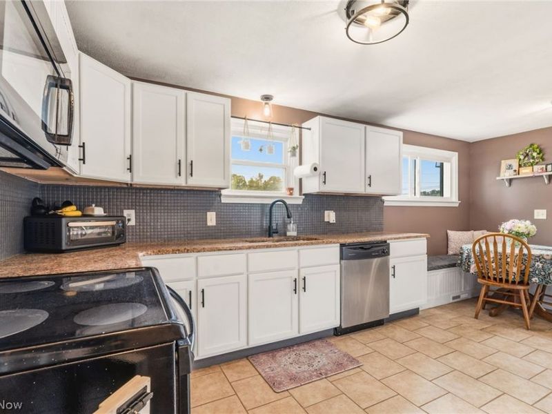 2221 Schneider Street NW, North Canton, OH 44720 Photo 11