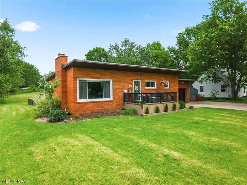 2221 NW Schneider Street NW, North Canton, OH 44720 Photo 2