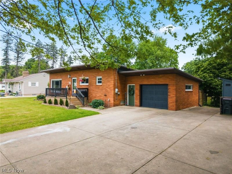 2221 NW Schneider Street NW, North Canton, OH 44720 Photo 3