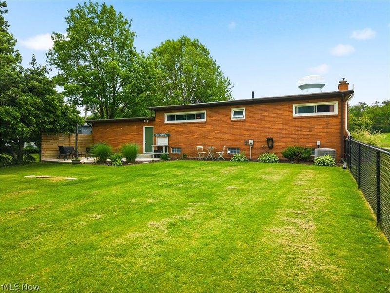 2221 NW Schneider Street NW, North Canton, OH 44720 Photo 5