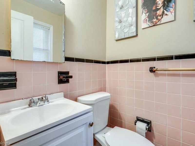 241 E 242nd Street , Euclid, OH 44123 Photo 23