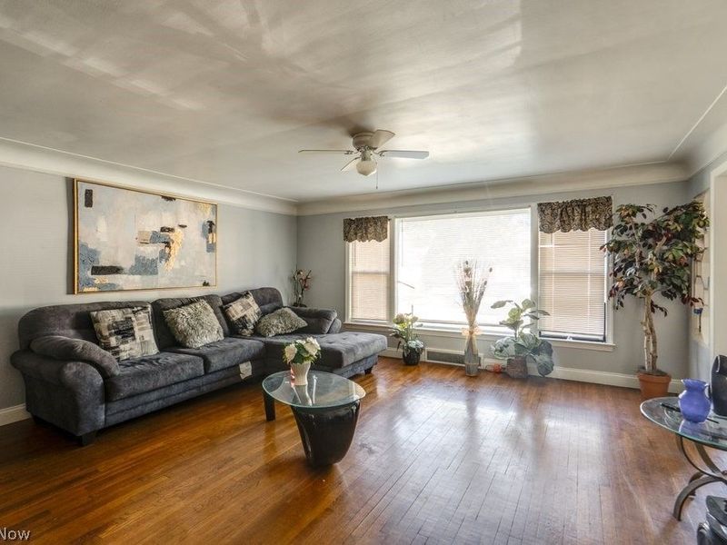 241 E 242nd Street , Euclid, OH 44123 Photo 5