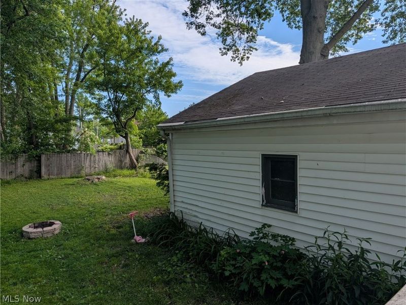 2567 E 38th Street , Lorain, OH 44055 Photo 20