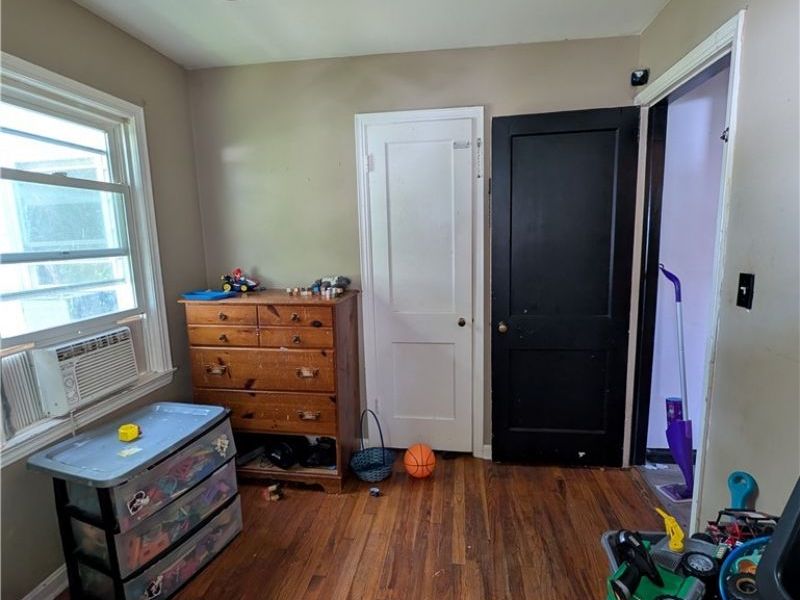 2567 E 38th Street , Lorain, OH 44055 Photo 8