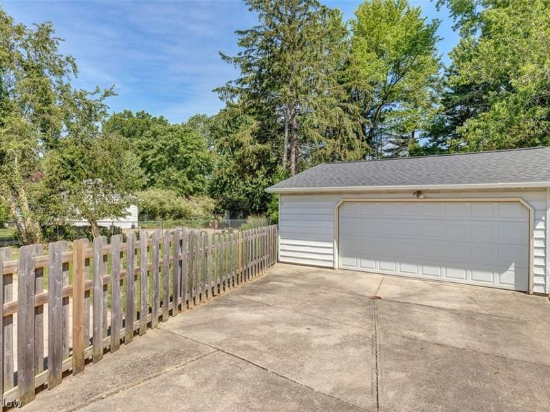 23954 Maple Ridge Road, North Olmsted, OH 44070 Photo 30