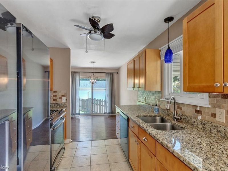 23954 Maple Ridge Road, North Olmsted, OH 44070 Photo 4