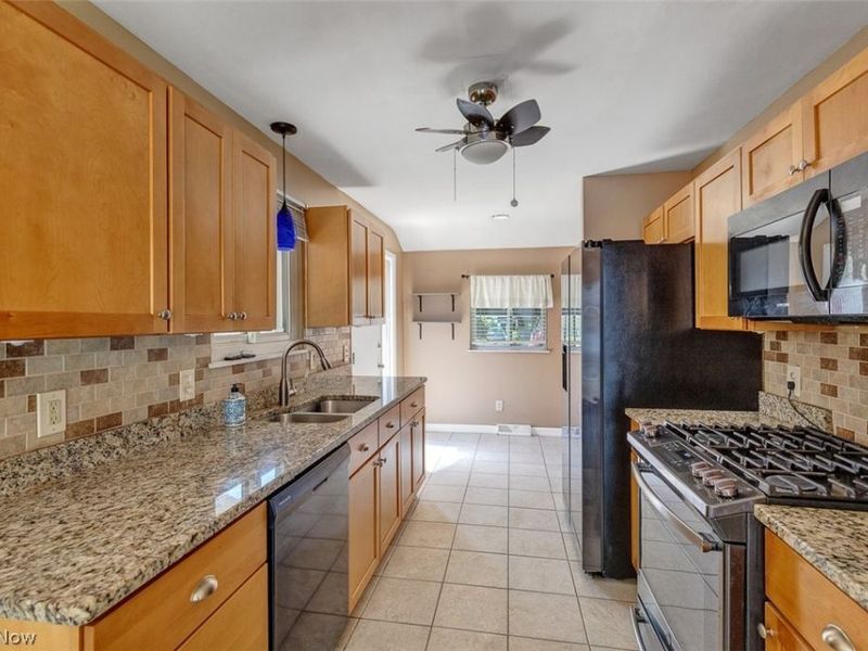23954 Maple Ridge Road, North Olmsted, OH 44070 Photo 5